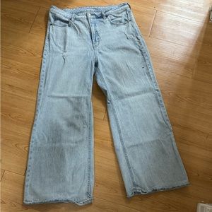Light Wash Old Navy Sky-High A-Line Wide Leg Jeans Mild Distressing Size 16